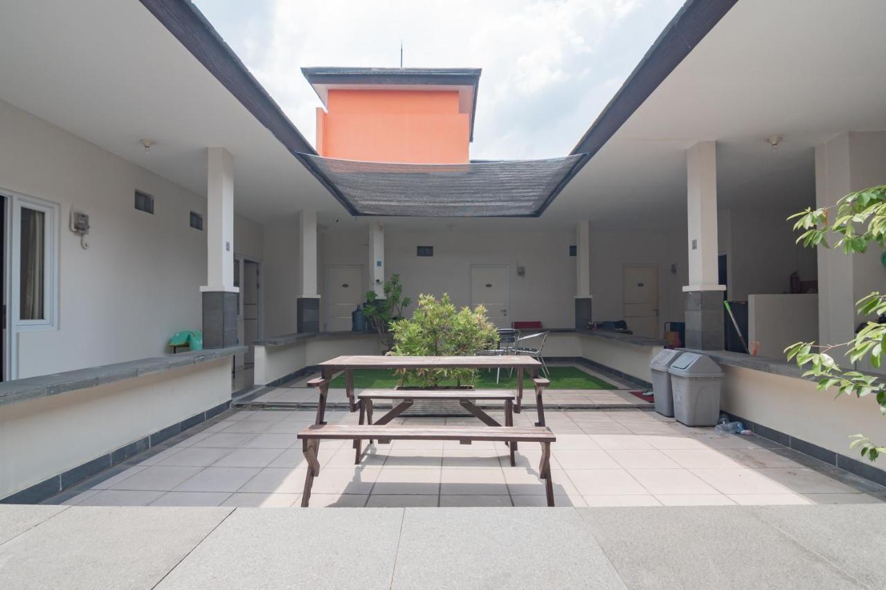 Koolkost Near Stikes Cirebon Hotel Екстериор снимка